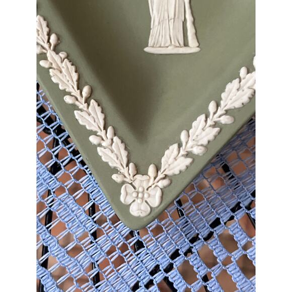 MiCM Wedgwood Jasperware Diamond Cream on Celadon Trinket Dish Ashtray - Picture 4 of 7